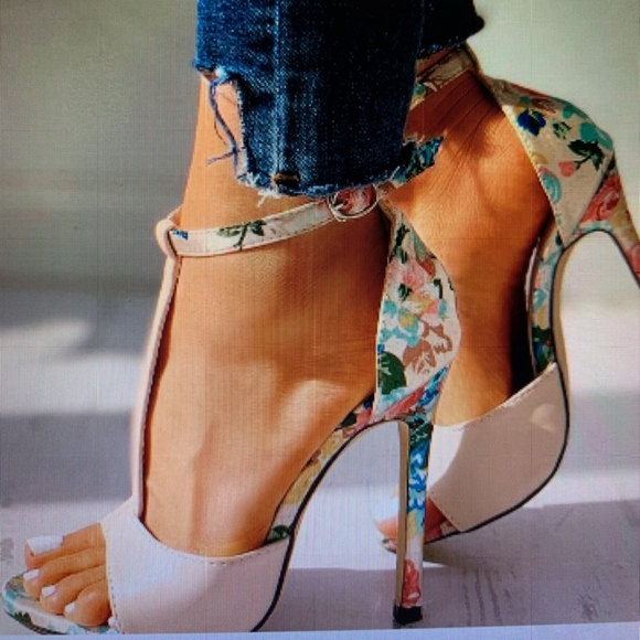 Shoes - Picture 3 of 15